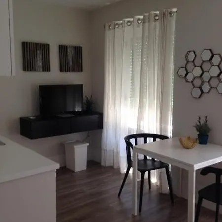 Confortable 1 Bedroom At Roma Avenue - 1a Lisbona